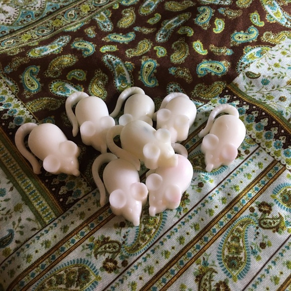 Hand Crafted Other - Mini vanilla soaps